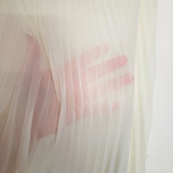 Bodycon Dress with Pleated One Shoulder, off white color. Size small - Picture 6 of 12